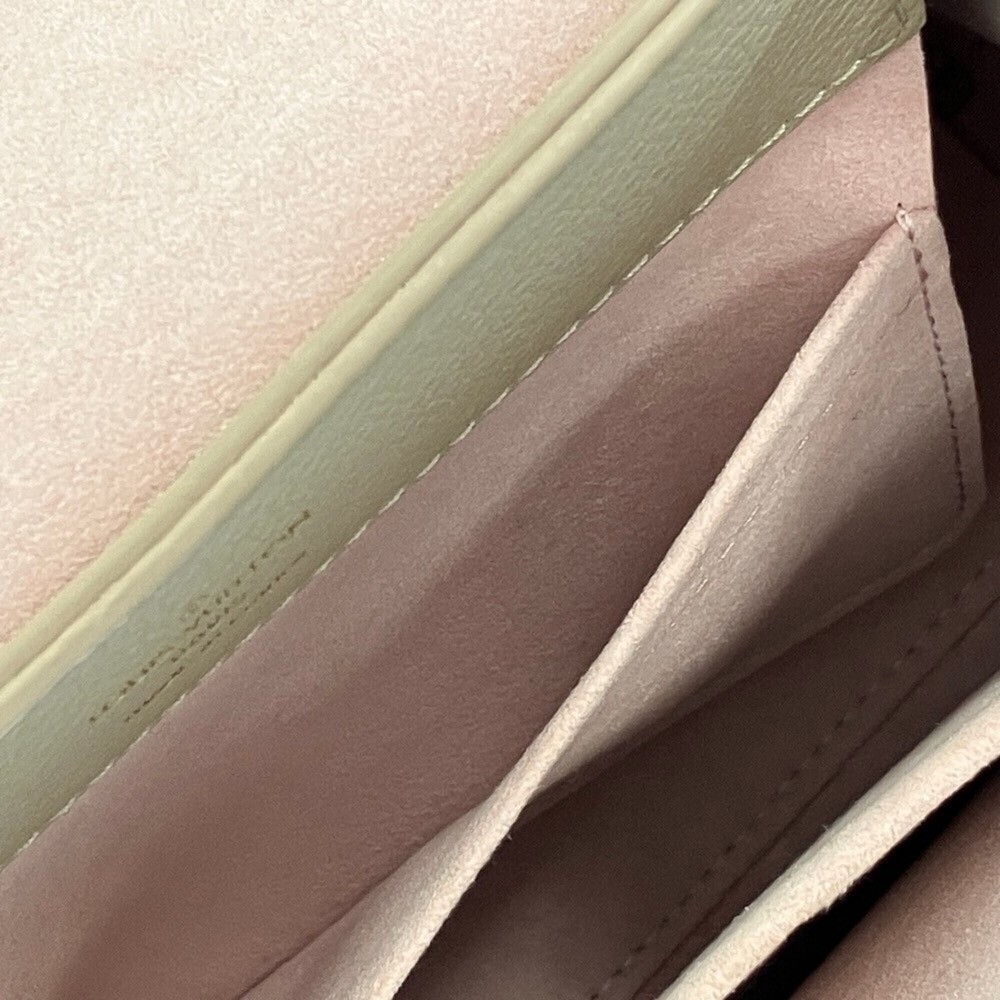 LOUIS VUITTON Bag - Picture 9 of 16